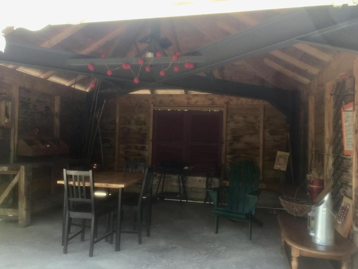 La Roulotte au Paradis Arc-et-Senans Extérieur photo