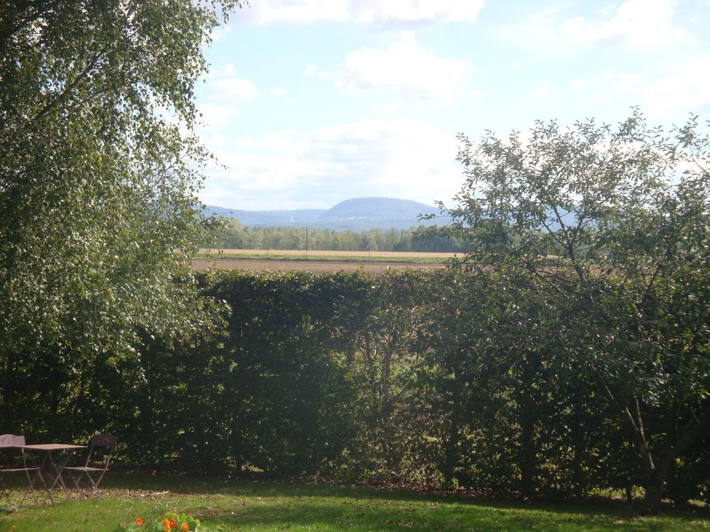 La Roulotte au Paradis Arc-et-Senans Chambre photo